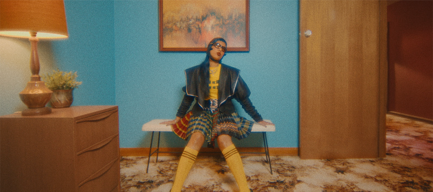 ECCA VANDAL GIVES US MOLLY